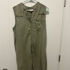 Cloth and Stone Medium Dress raw hem, back buttons